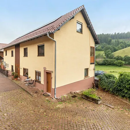 Hof Helmenhube 2 *